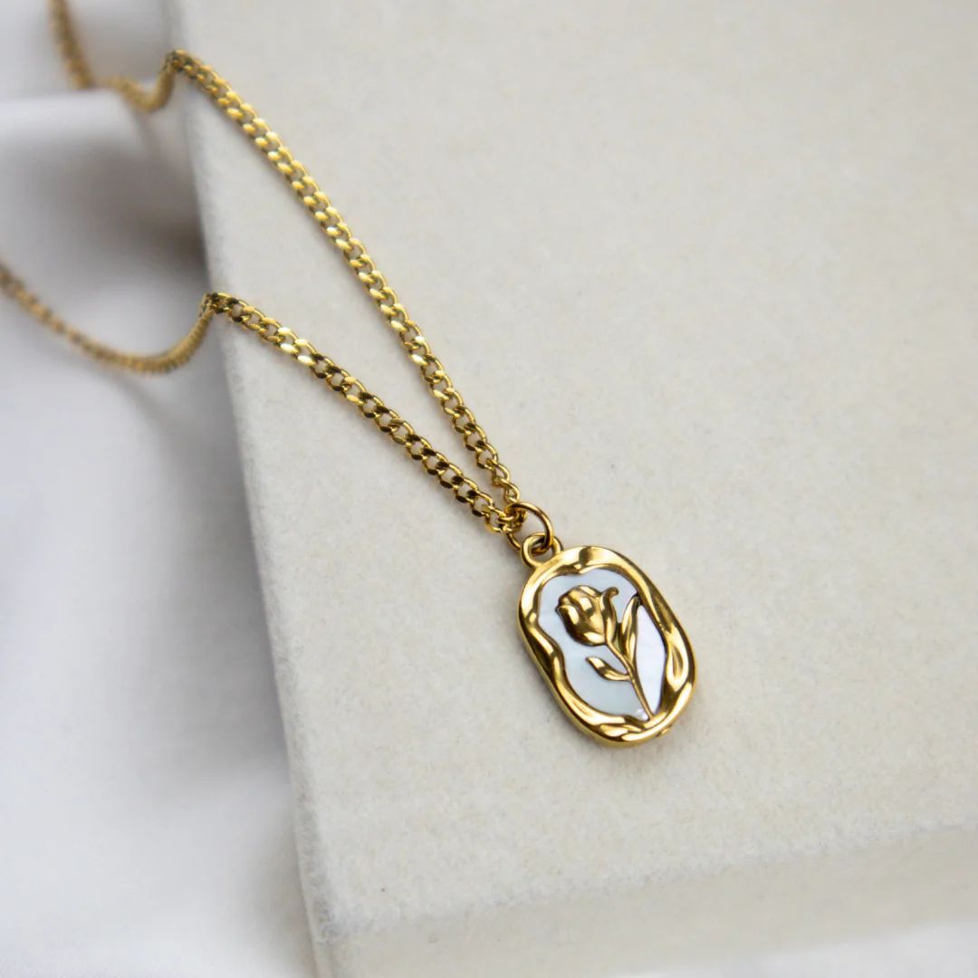 Vintage-Style Aurora Flower Tulip Pendant