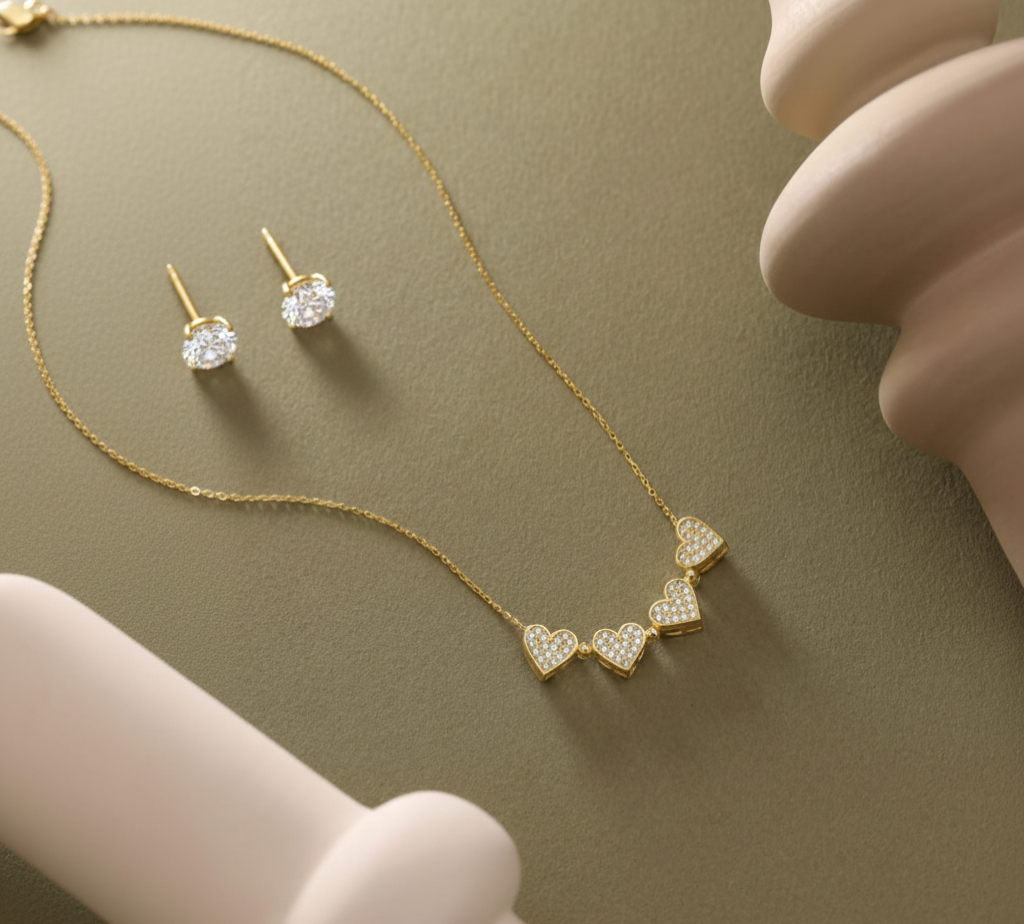 Magnetic Four-Leaf Clover Heart Necklace