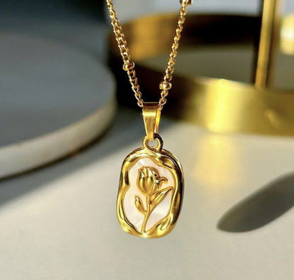 Vintage-Style Aurora Flower Tulip Pendant