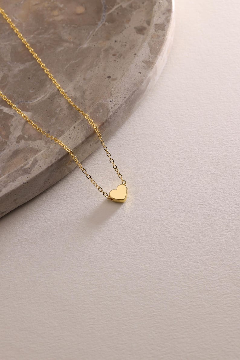 Natural Mother-of-Pearl Heart Necklace